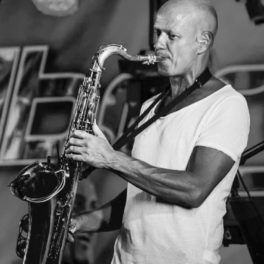 Ny saxofonist i bandet! Ny saxofonist i bandet!